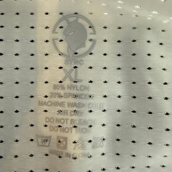 Women’s Sync Equestrian White Elevate CoolTech Top Long Sleeve Shirt Size XL - Picture 4 of 4